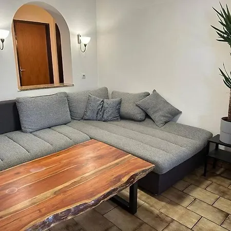 Geraeumige Rustikale Tiroler 1-8 Personen *