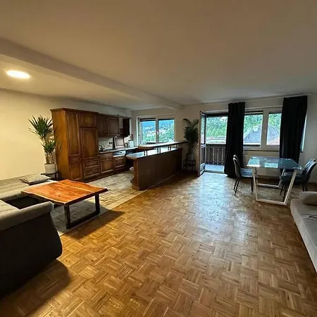 Geraeumige Rustikale Tiroler 1-8 Personen