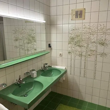 Geraeumige Rustikale Tiroler 1-8 Personen Apartment *