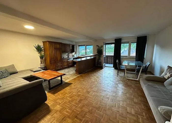 Geraeumige Rustikale Tiroler 1-8 Personen